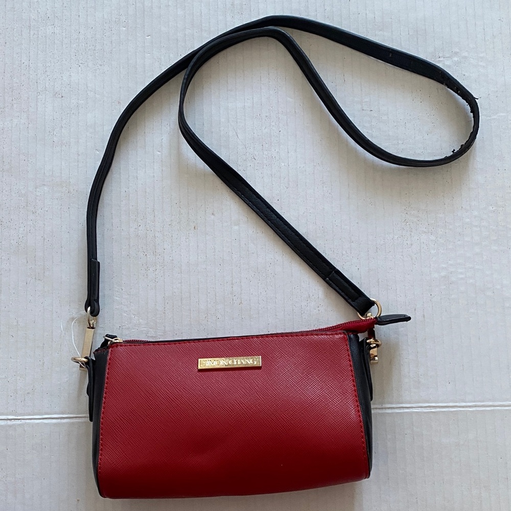 Simon Chang small wallet sized Crossbody bag removable strap red & black